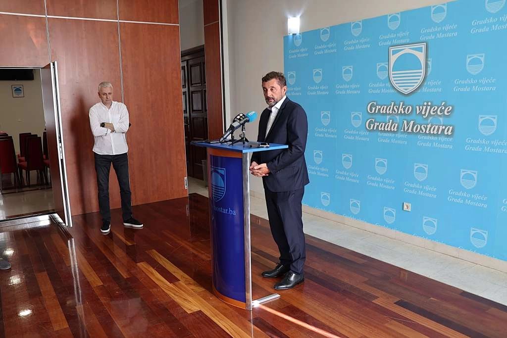 Gradonačelnik Mostara traži podršku Gradskog vijeća za deblokadu deponije zbog nagomilanog otpada